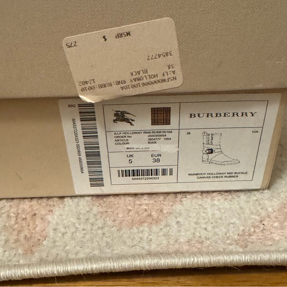 Burberry rain boots in awesome condition. Comes with the box no dustbag. Size 38 - Picture 9 of 9